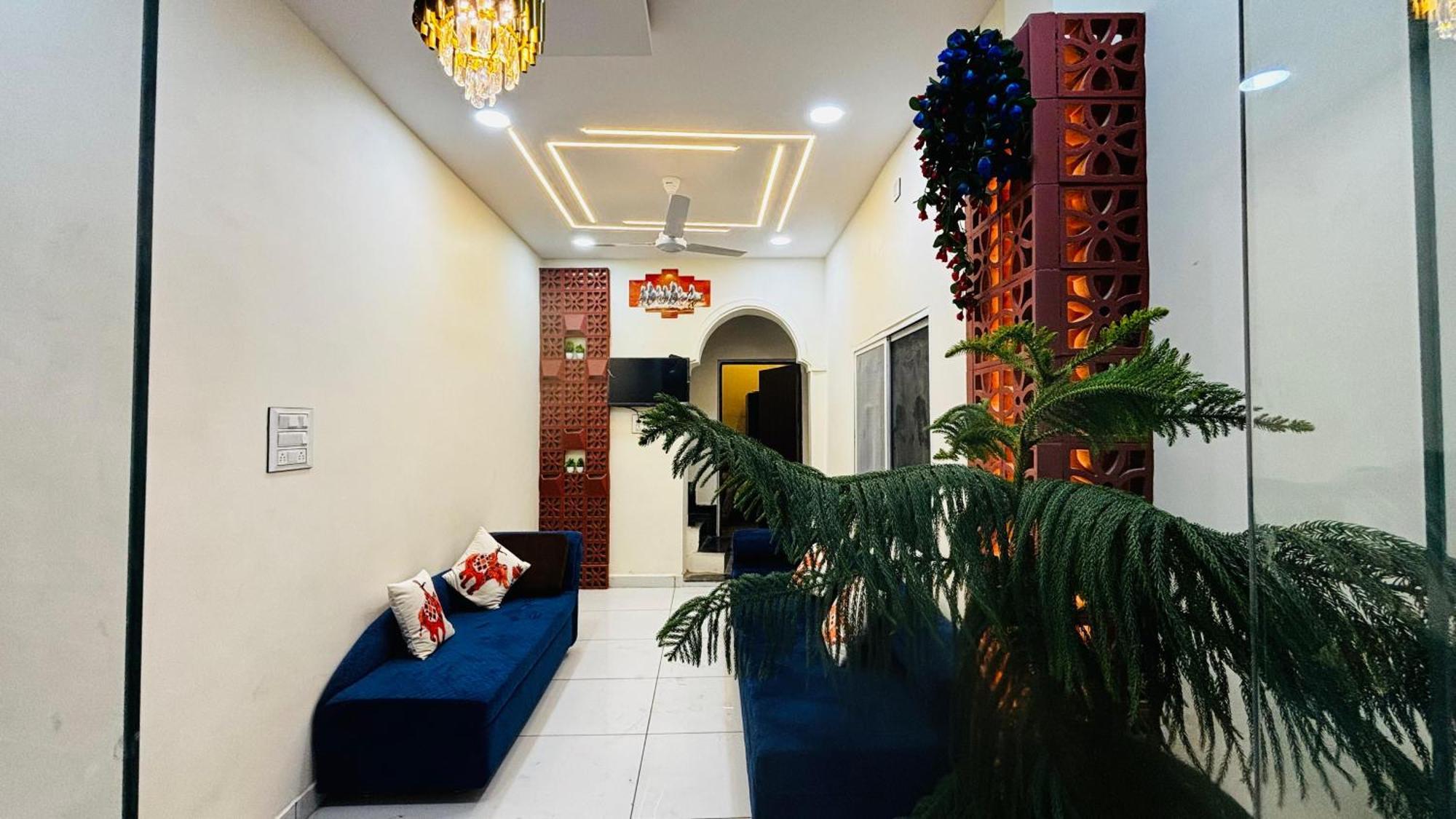 Hotel Shreenidhi Comfort Stay Ujjain Zewnętrze zdjęcie
